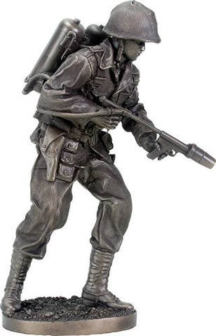 ^WWII - FLAME THROWER, C/1