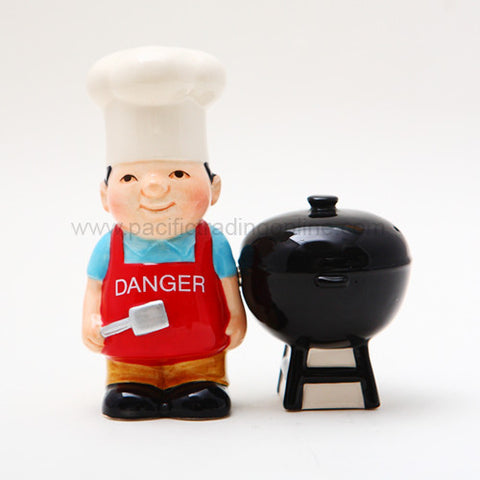 Man Cooking Salt & Pepper Set